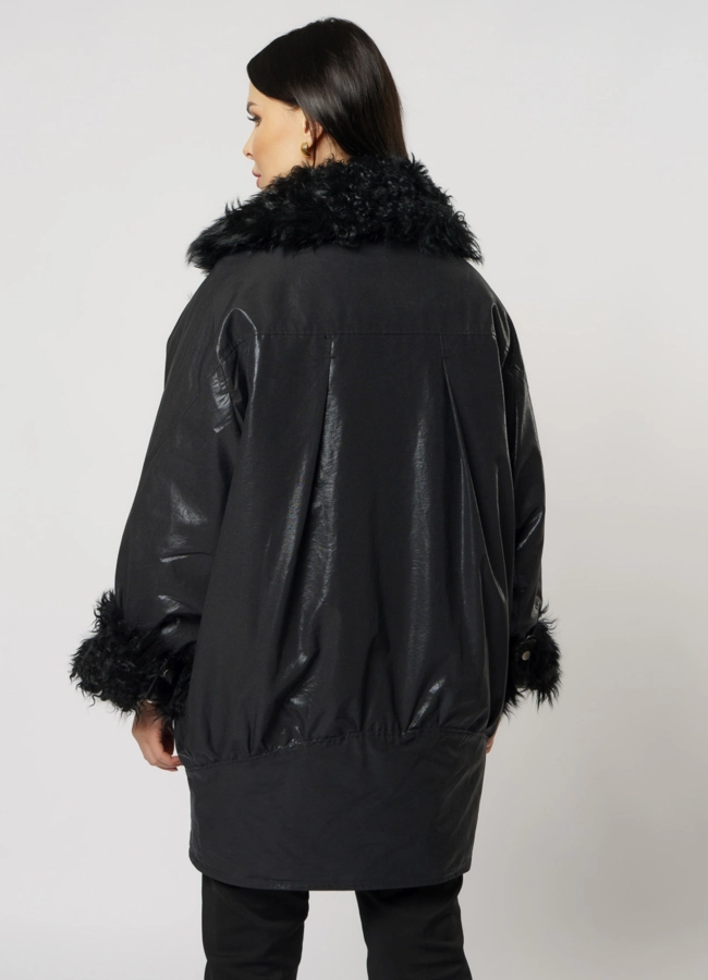 Двусторонний пуховик oversize с отделкой из козлика  модель № 221 универмаг малина