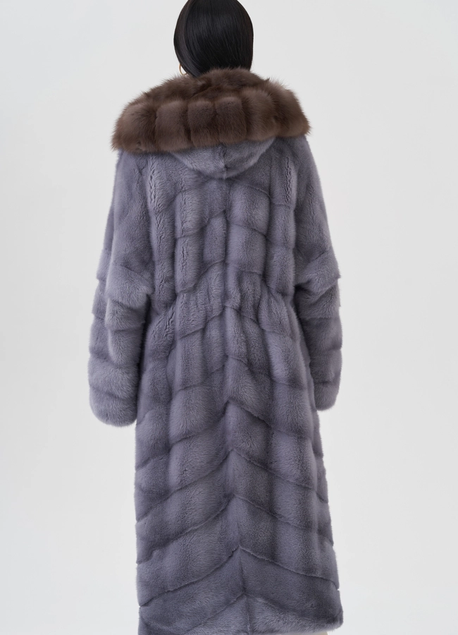 Шуба из норки с капюшоном из куницы  модель № 24671 в кредит