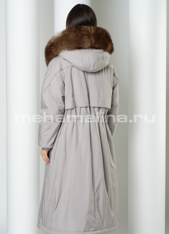 Удлиненная парка серого цвета модель № 12450 в кредит