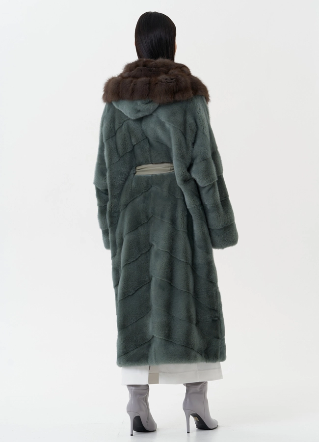 Норковая шуба с капюшоном из меха куницы модель № 27848 универмаг малина