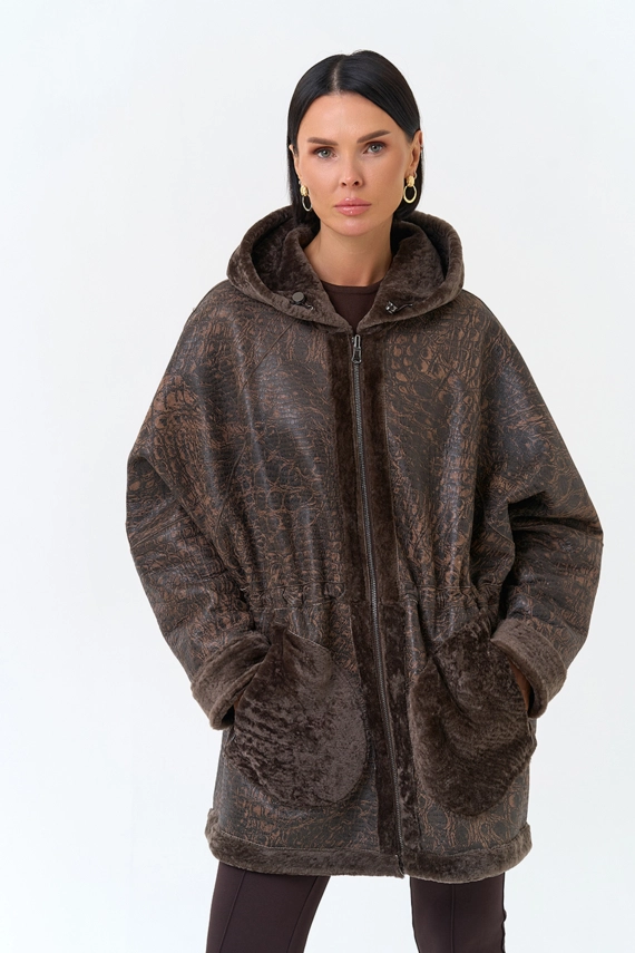 Женская двухсторонняя дубленка из натурального меха с капюшоном