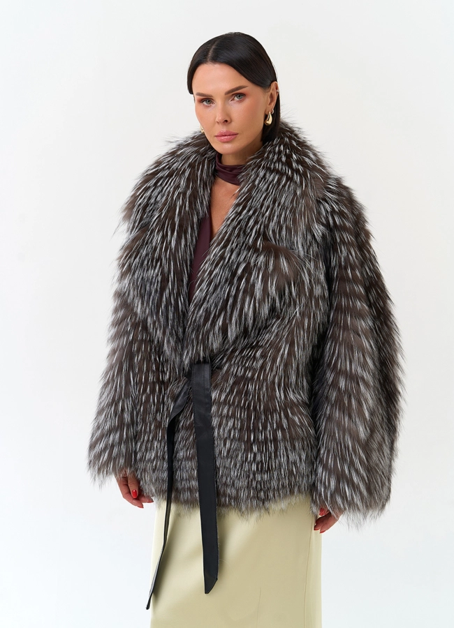 Женская шуба из меха чернобурой лисы модель № 34159 меха малина